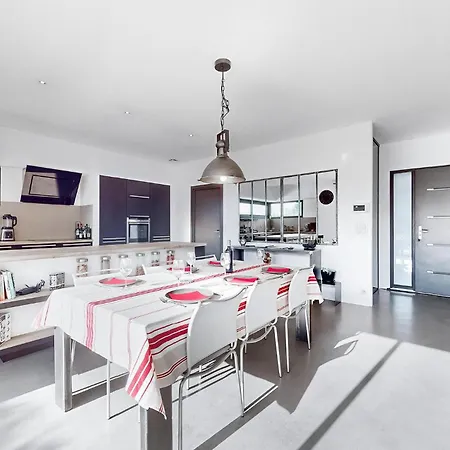 Vakantiehuis In With Private Swimming Pool, Be Inside Or Outside *